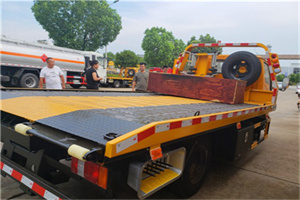 常宁附近拖车电话号码服务